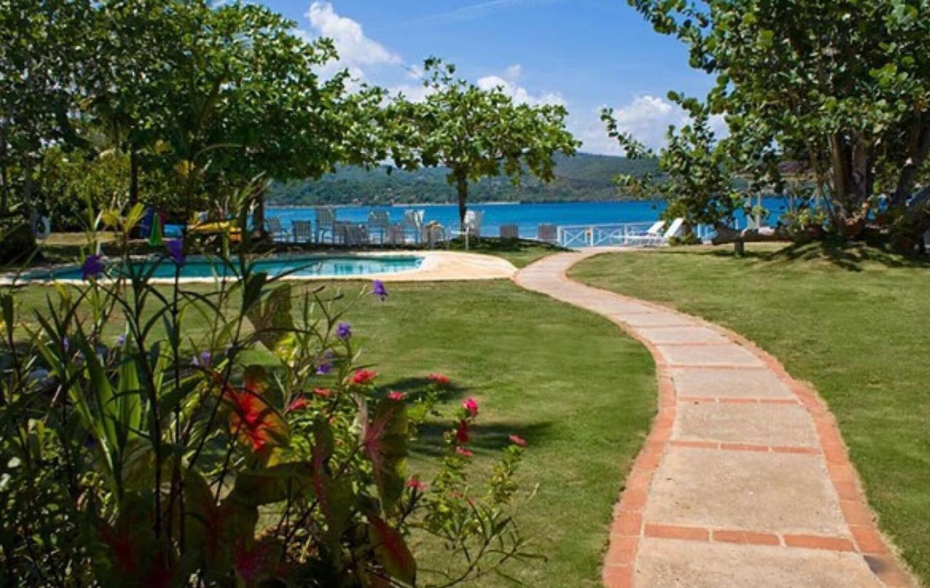Sea Grapes Air-Conditioned 6-Bedroom Home With Cottage Discovery Bay Exterior foto
